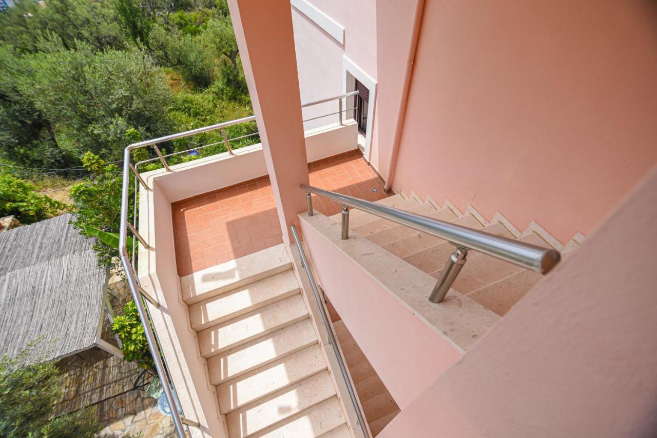 Hotel Imperial Dhermi Luaran gambar