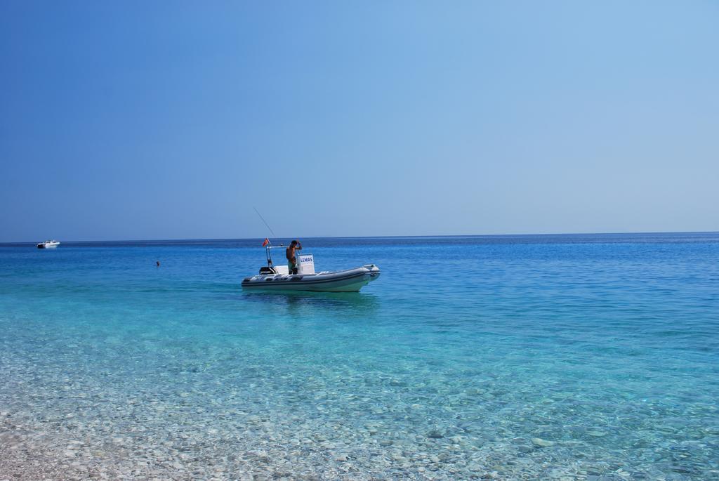 Hotel Imperial Dhermi Luaran gambar