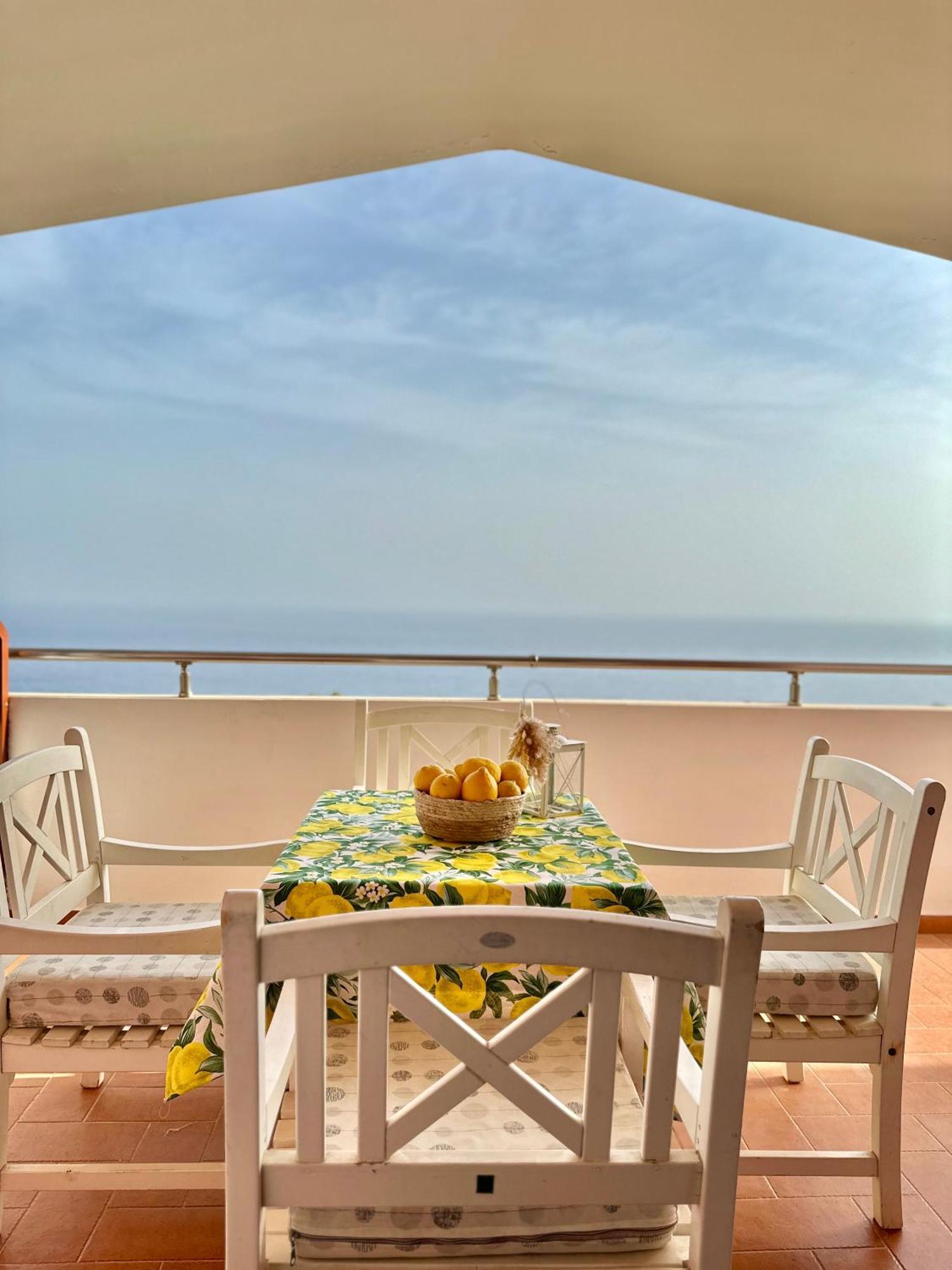 Hotel Imperial Dhermi Luaran gambar