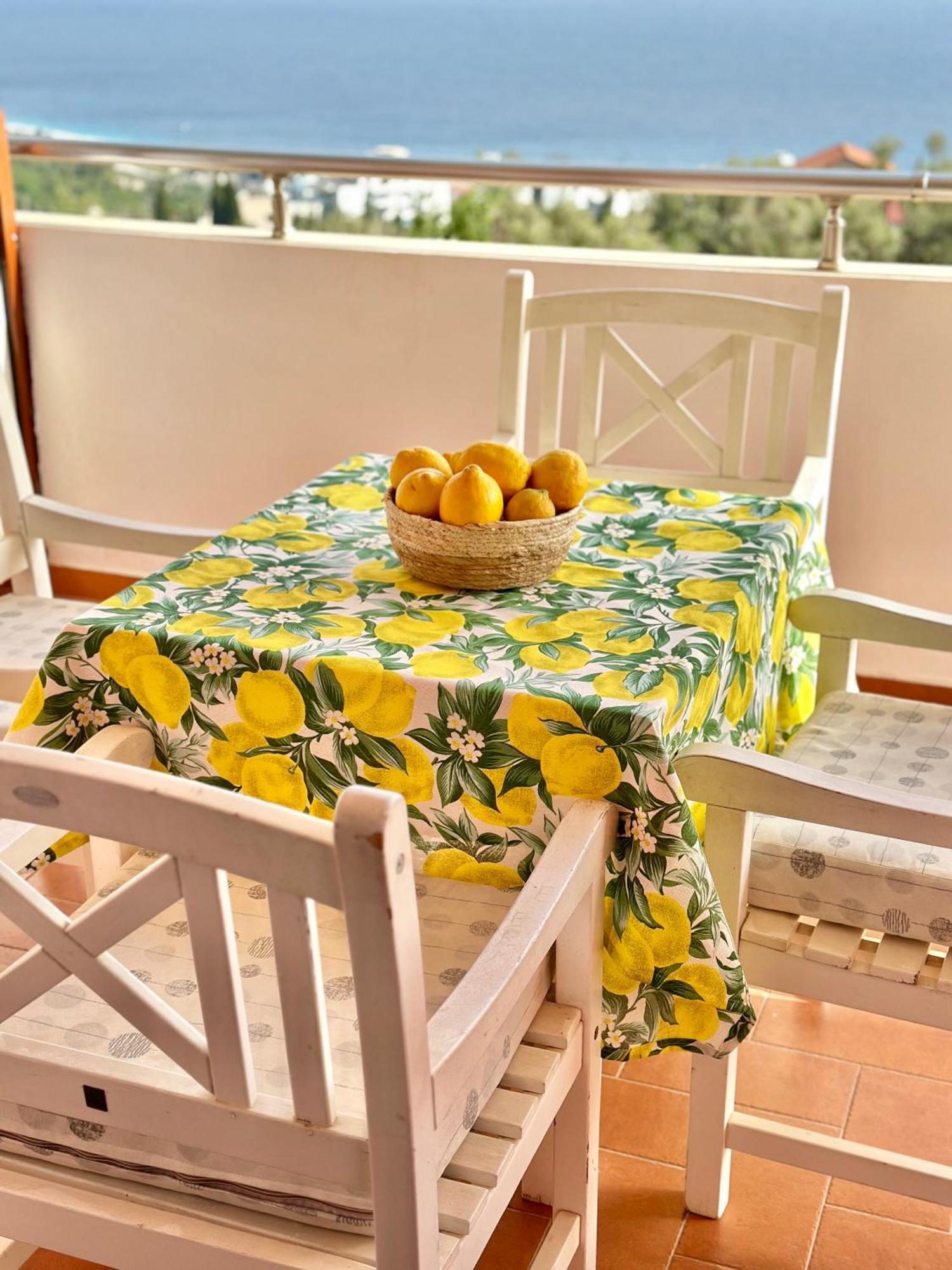 Hotel Imperial Dhermi Luaran gambar