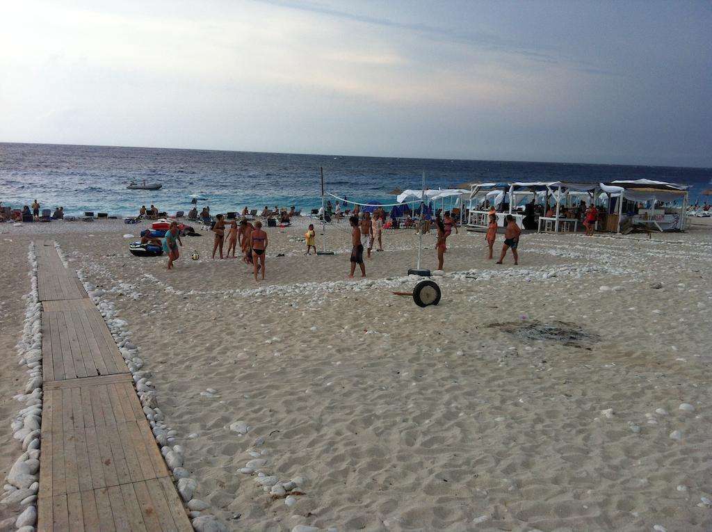 Hotel Imperial Dhermi Luaran gambar
