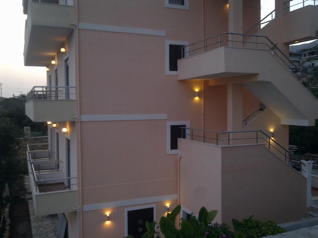 Hotel Imperial Dhermi Luaran gambar